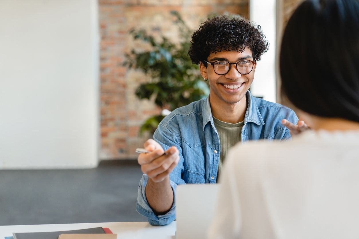 Alternant ou stagiaire : Quelle est la différence ? - Actual talent
